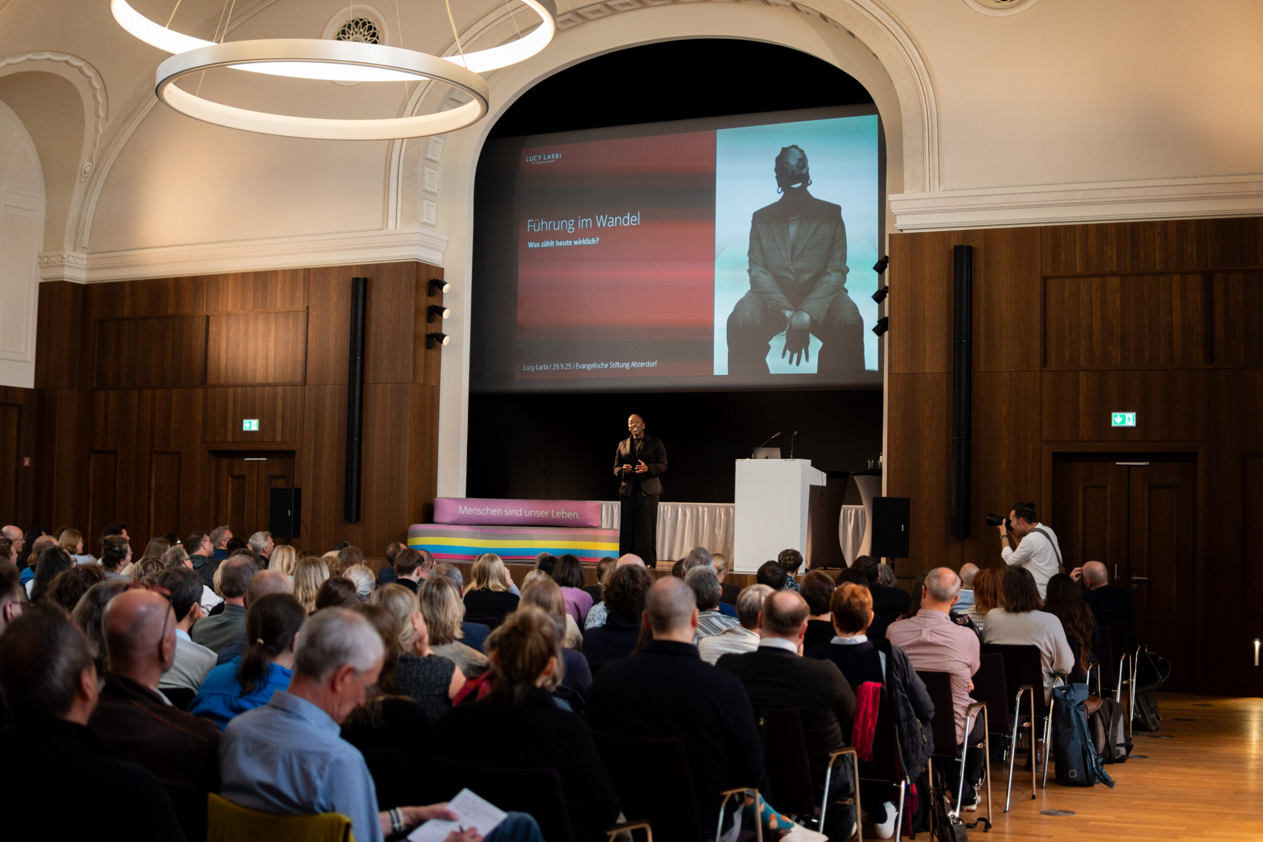 Keynote Führung im Wandel – Lucy Larbi Keynote Führung im Wandel - Lucy Larbi